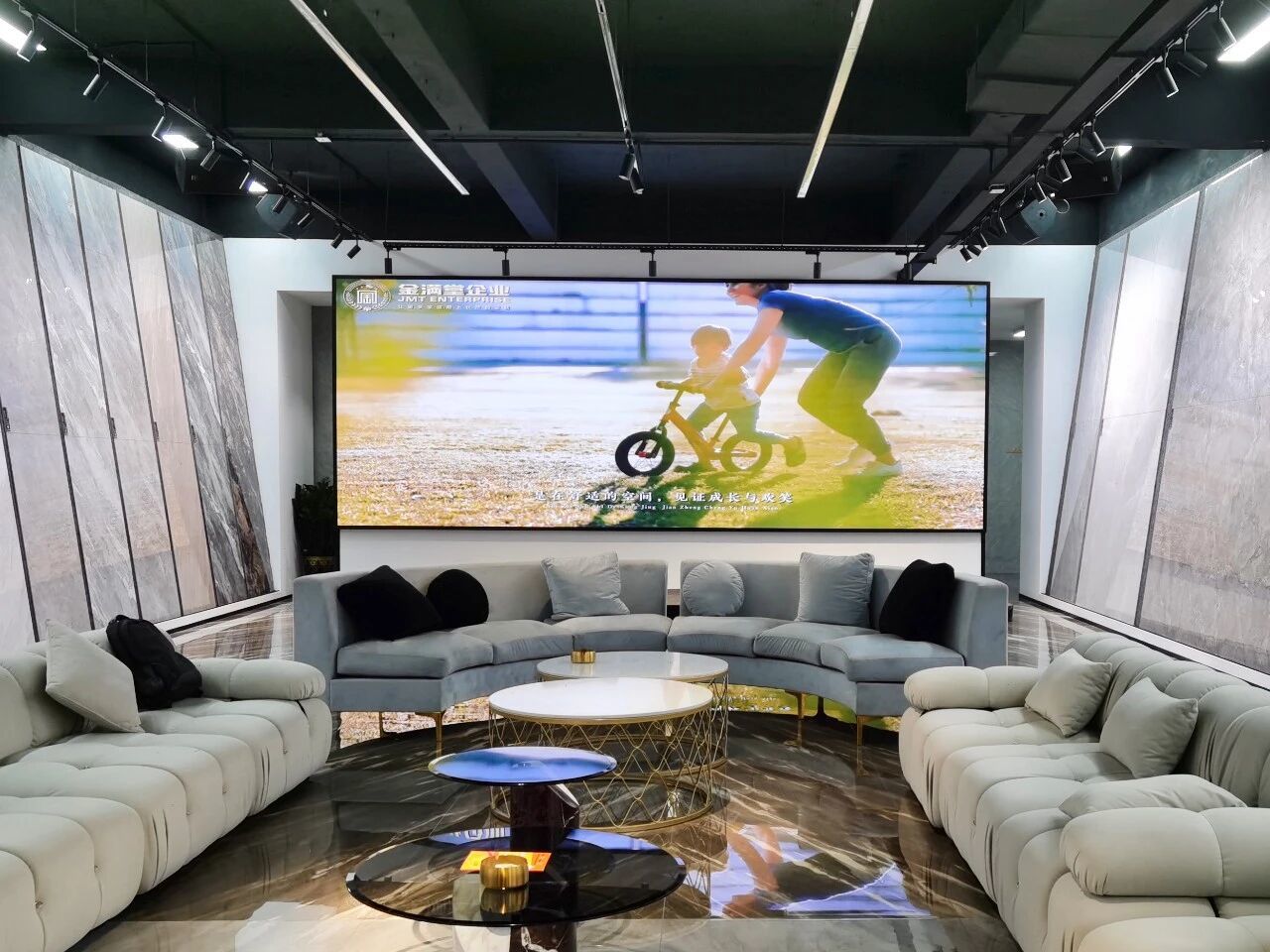 High Definition High Refresh Lightweight Flexible High Performance Indoor LED Display