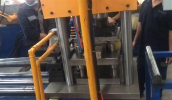 18 Stations Sheet Roll Forming Machine Ringlock Scaffolding Standing Tube Punching Machine