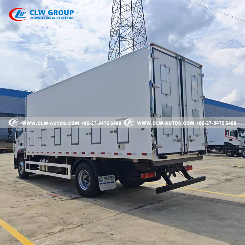 Foton 6.8m Insulated Poultry Transport Truck for 40,000-60,000 Day-Old Chicks