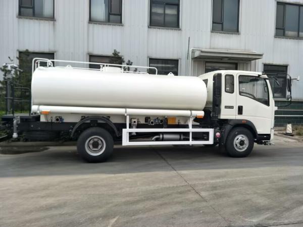 HOWO SINOTRUK Water Tank Truck Euro IV ZZ1107G381CD1