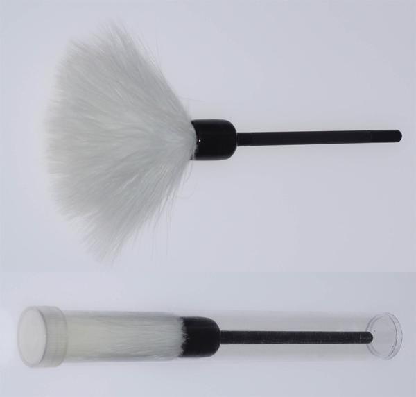 C135 Feather brush