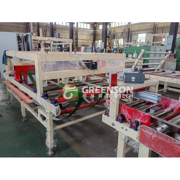 Automatic Laminating Machine for PVC Plaster Board with 600*600 mm Board Size, PLC Control, and 1 Year Warranty