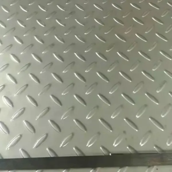3mm Hot Rolled 304 Stainless Steel Checkered Plate with Checkered Surface