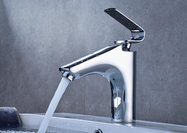 CUPC Single Handle Bathroom Basin Faucets Surface Chromed ROVATE CE Compliant