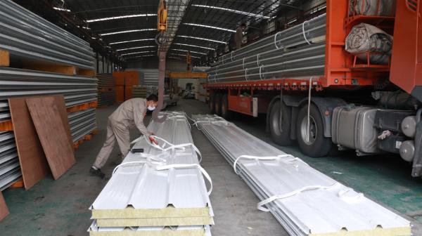 Heat Insulation Fireproof Rock Wool Sandwich Panel Roof Panel For Prefabricated House
