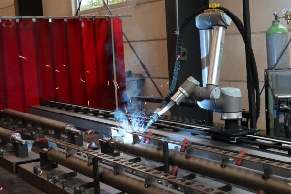 1750mm Arm Reach Collaborative Robot Designed For ISO 14644-1 Class 5 Cleanrooms