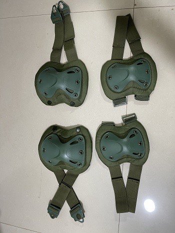 coude avec coude de genou