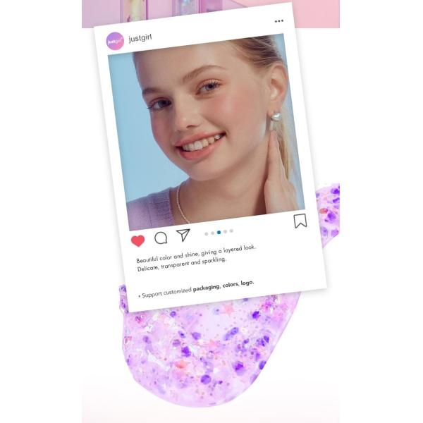 Customizable Non Toxic Fruity Lip Gloss with Shimmering Finish