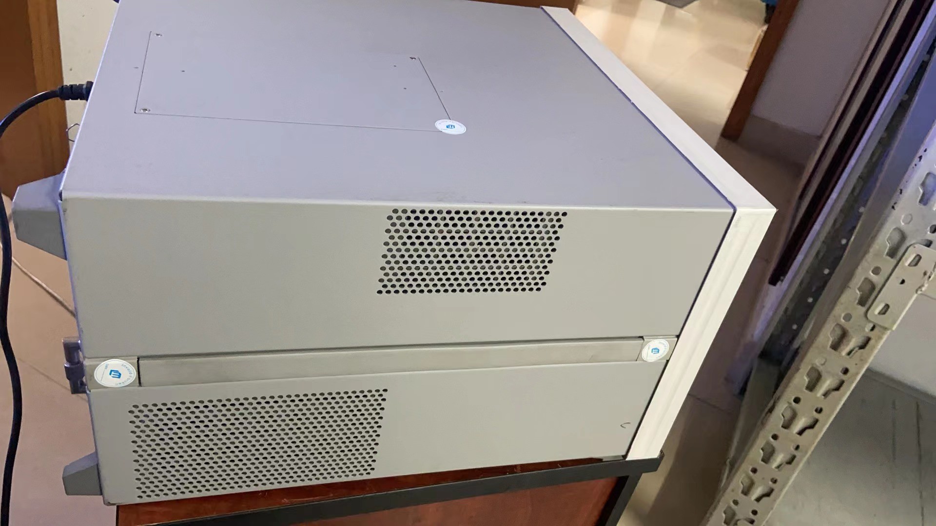 Анализатор источника сигнала Agilent Keysight E5052A 10 MHz - измерение шума участка 110 GHz