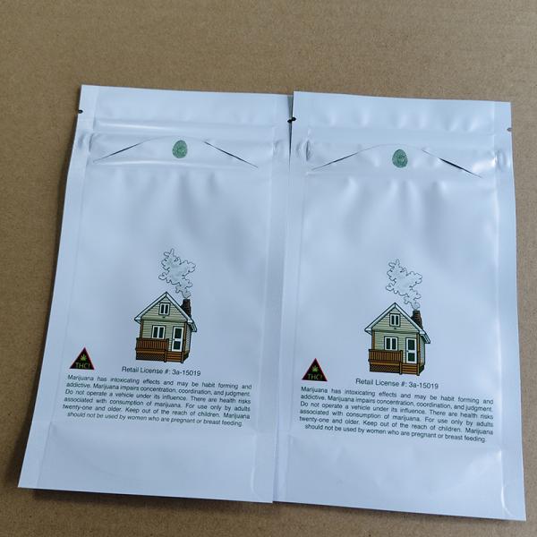 ​Wooden Cabin Print Child-Resistant Pouch  ISO 8317 Push-Twist Lock ≤0.3mm Gravure Precision