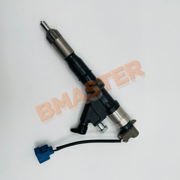 Densoo Fuel Injector 2950502800 23670E0580 For Truck EURO 5 Engines With Euro 5 Compliance, Steel Material And 6 Months Warranty