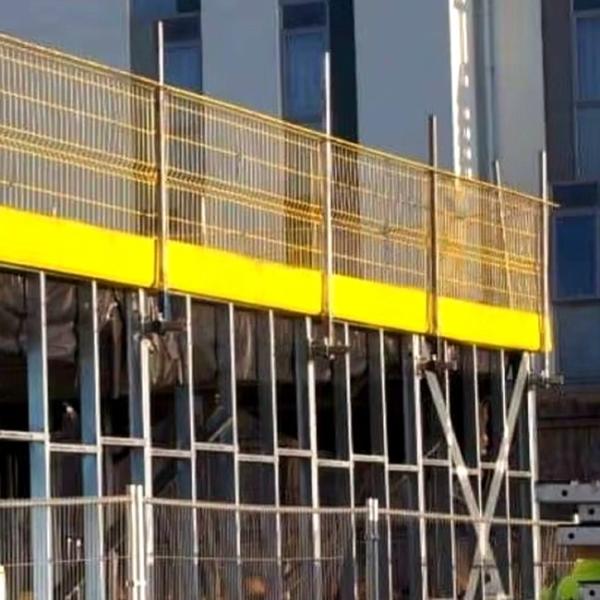 Reinforced Edge Protection Barrier Extra Support for High-Impact Areas