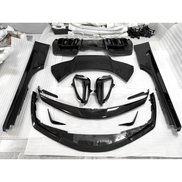 SF90 XX Ferrari Body Kit Carbon Fiber Car Bumpers Front Lip Side Skirts Rear Diffuser