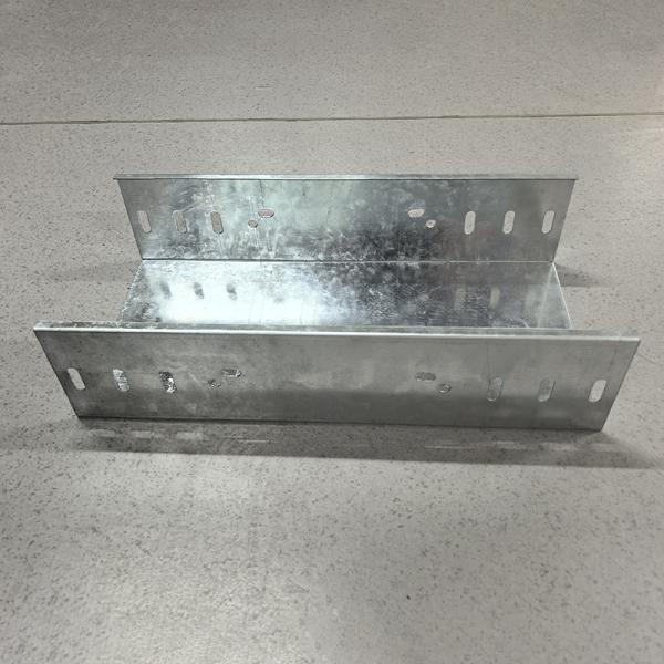 Commercial HDG GI Cable Tray Weather Resistance 300 lbs