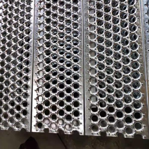 Grille de sécurité à trous ronds en aluminium pour les plates-formes de trottoir