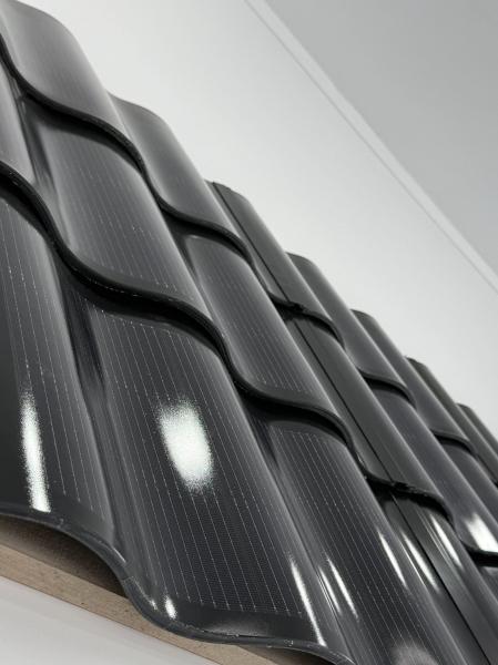 685*420*9mm 日よけ装置 50W 曲面ソーラータイル 家庭用太陽光発電システム用 BIPV ソーラー屋根タイル