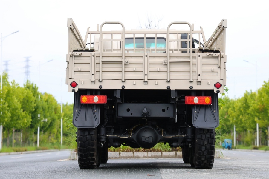 Reinforced Flat‑Cab 6×6 Off‑Road Cargo Truck