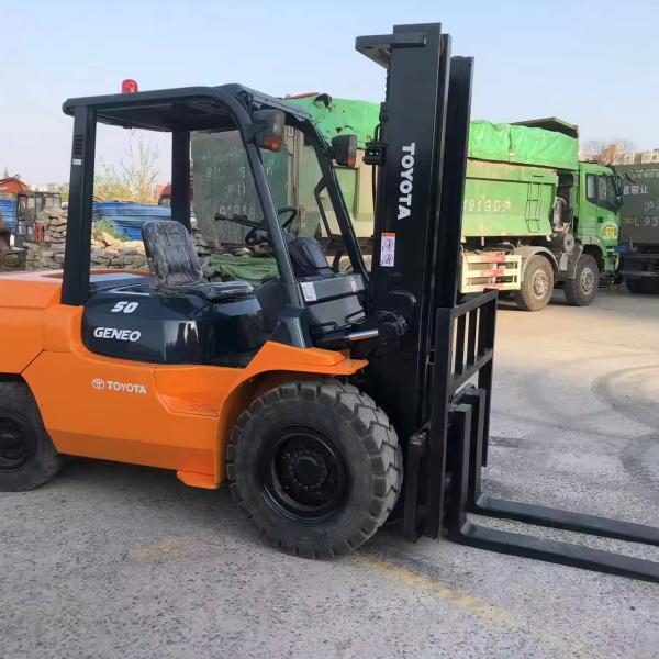 5 Ton FD50 Diesel Forklift with Good Lifting Machinery and 2012 Maneuverability