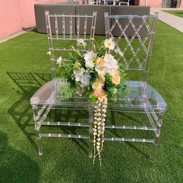 O noivo Resin Wedding Banquet da noiva preside Chiavari empilhável Diamond Crystal 40x40x92cm