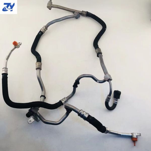 OEM 17227598240 17227598241 New China-made standard radiator oil cooling pipe is suitable for Rolls-Royce Ghost Dawn models