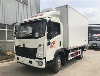 HOWO 4x2 refrigerou Van Truck/marisco 5 Ton Loading Truck