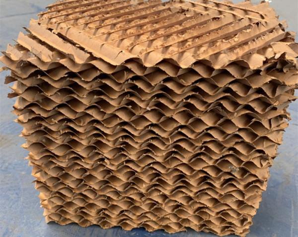 As almofadas de grande resistência do refrigerador evaporativo do equipamento agrícola do porco ajustam a umidade do ar
