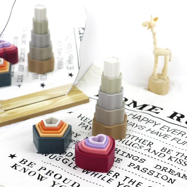 Silicone éducatif d'enfant en bas âge empilant des blocs avec la forme de fleur