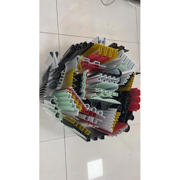 Профиль ненесущей стены алюминиевого сплава пефорировал внешние панели металла фасада