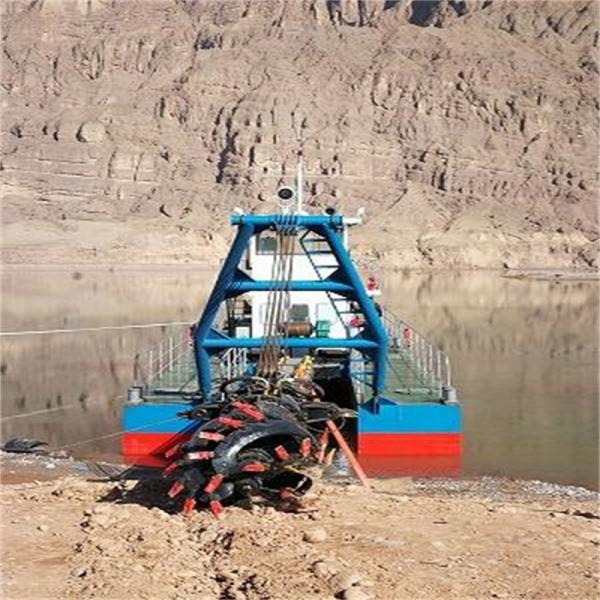 Discharge Distance 2000m 45&deg; Dredging Depth 15m Mud Dredger with ISO Certification