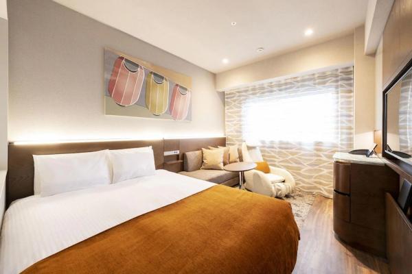 Fiji bueget hotel interior design furniture for sale by wood headboard bed with TV cabinet and dining chair