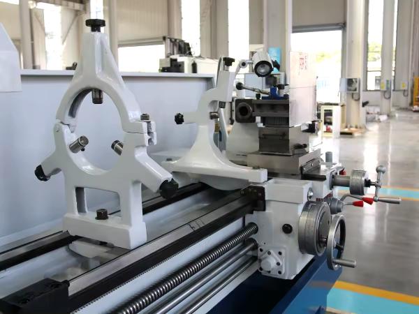 SMTCL Heavy Duty Gap Bed Turning Manual Torno CA6180 Fuso de furo 105mm