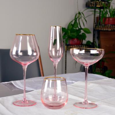 Ouro Rim Pink Crystal Wine Glass para a festa natalícia