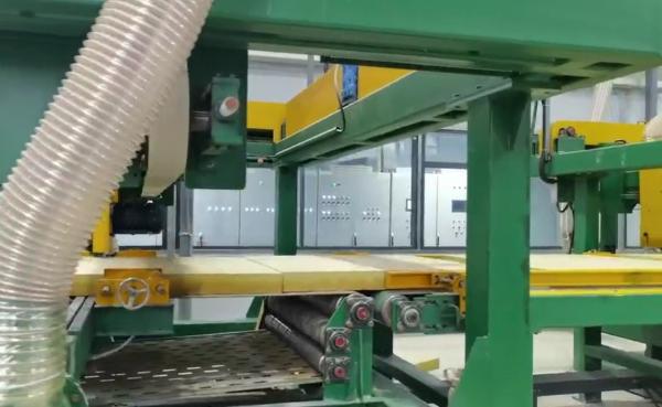 鉱物羊毛板の製造のための岩毛生産ライン機械