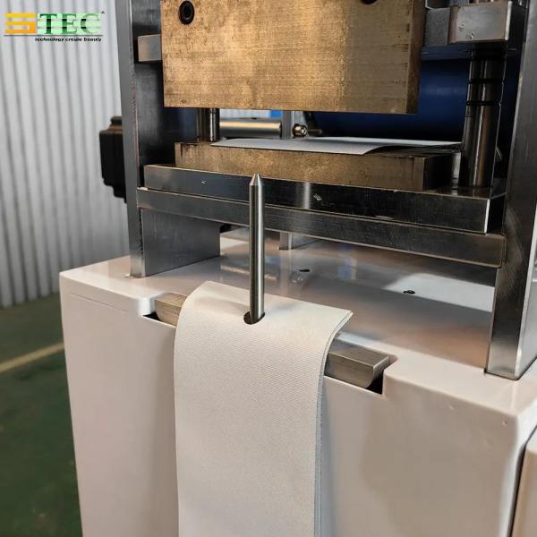 Máquina Automática Vertical para Corte y Punzonado de Lamas de Persianas con Función de Recolección