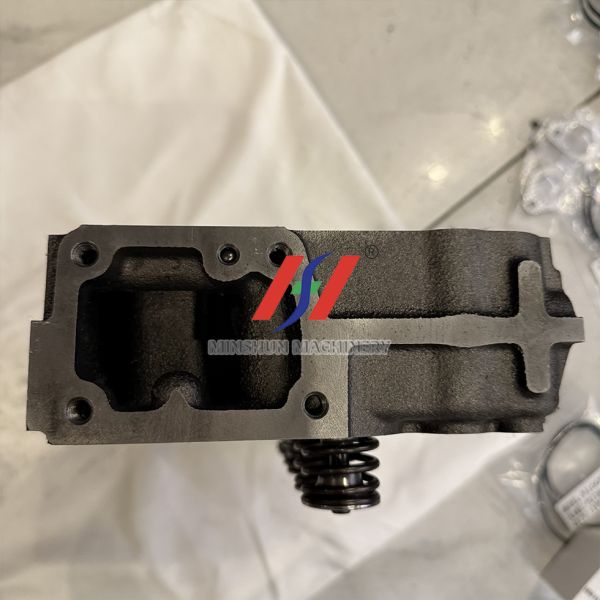 D1703 D1803 Cylinder Head Assembly Kubota Engine Cylinder Head Assembly Replacement