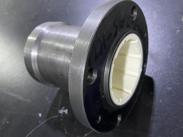 Pressão de interferência de empuxo Adaptação do rolamento de guia de liga de polímero elastomérico lubrificado a água
