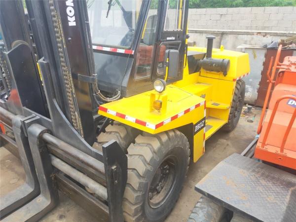                  Used Japan Manufactured Komatsu Fd250 Forklift Truck in Good Condition with Reasonable Price. Secondhand Forklift Truck Fd25t-14,Fd30-17,Fd30t-17,Fd80 on Sale.             