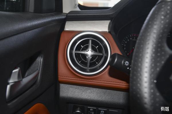 New LUXURY BAIC Ruixiang X3 Gasoline SUV A/T For Family
