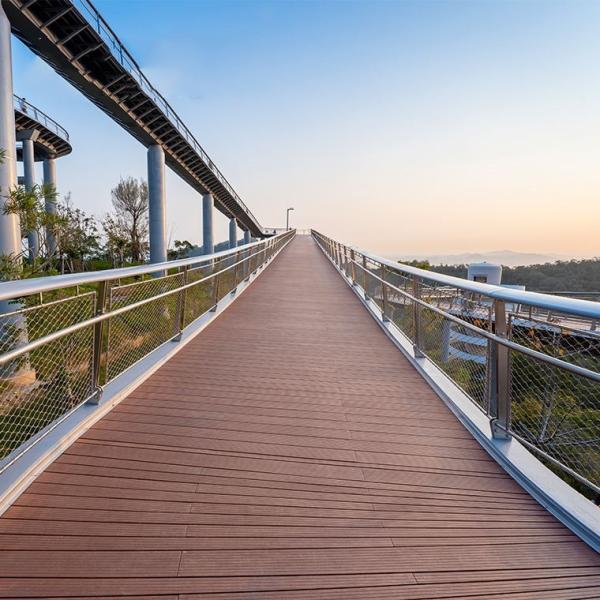 Hot Pressing Waterproof Bamboo Composite Decking 18mm Durable