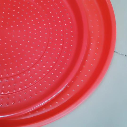 鶏肉のための赤い高耐久性円形の飼料トレイ