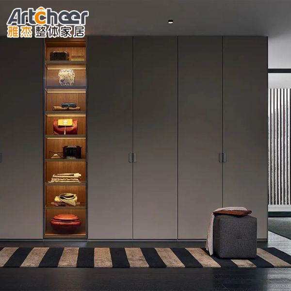 Modern Stylish Walk In Wardrobe with Laminated Finish and Customized Size