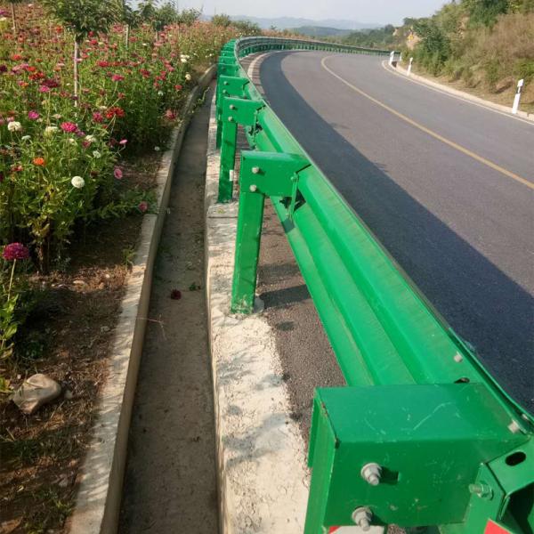 Highway Road Vehicle Barrier Galvanized Powder Coated Thrie Beam W Beam Guardrail