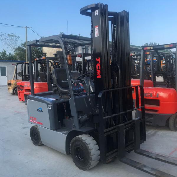 Camión de montacargas eléctrico TCM usado 2.5 toneladas 3 toneladas 3.5 toneladas 5 toneladas de motor diesel