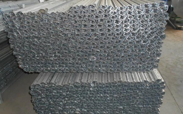 Solid Durable Metal Garden Posts , Vineyard Poles 50x34mm Size Erosion Resistant