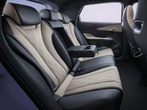 FWD Drive Second Hand EV Cars Multi Function New Energy Electric Vehicle
