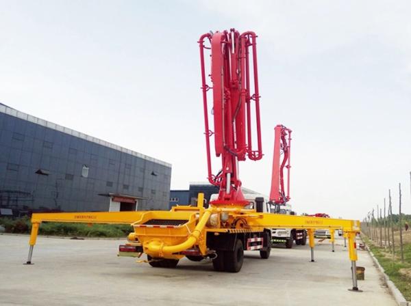 Secondhand Construction Equipment Boom Pump Hb67V for Sale