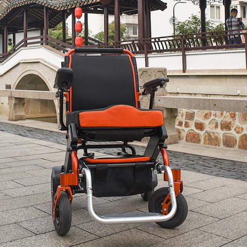 Peso leve dobrável da carga da cadeira de rodas 100KG do poder do motor sem escova