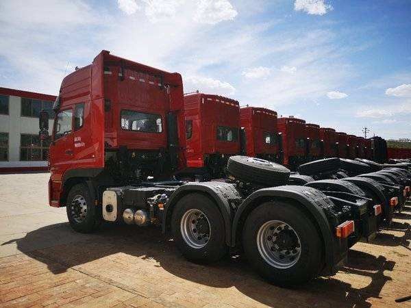 Dongfeng EURO V Used Tractor Truck 7560×2500×3030mm LNG/CNG Fuel Type