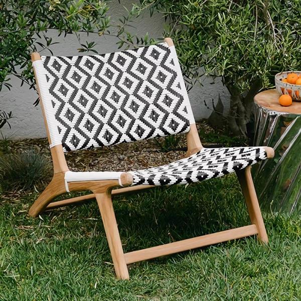 Modern Outdoor Furniture Style for Garden Lounge Chairs and Leisure Facilities at Modern Villa Hotel Bistro Cafe Terrasse