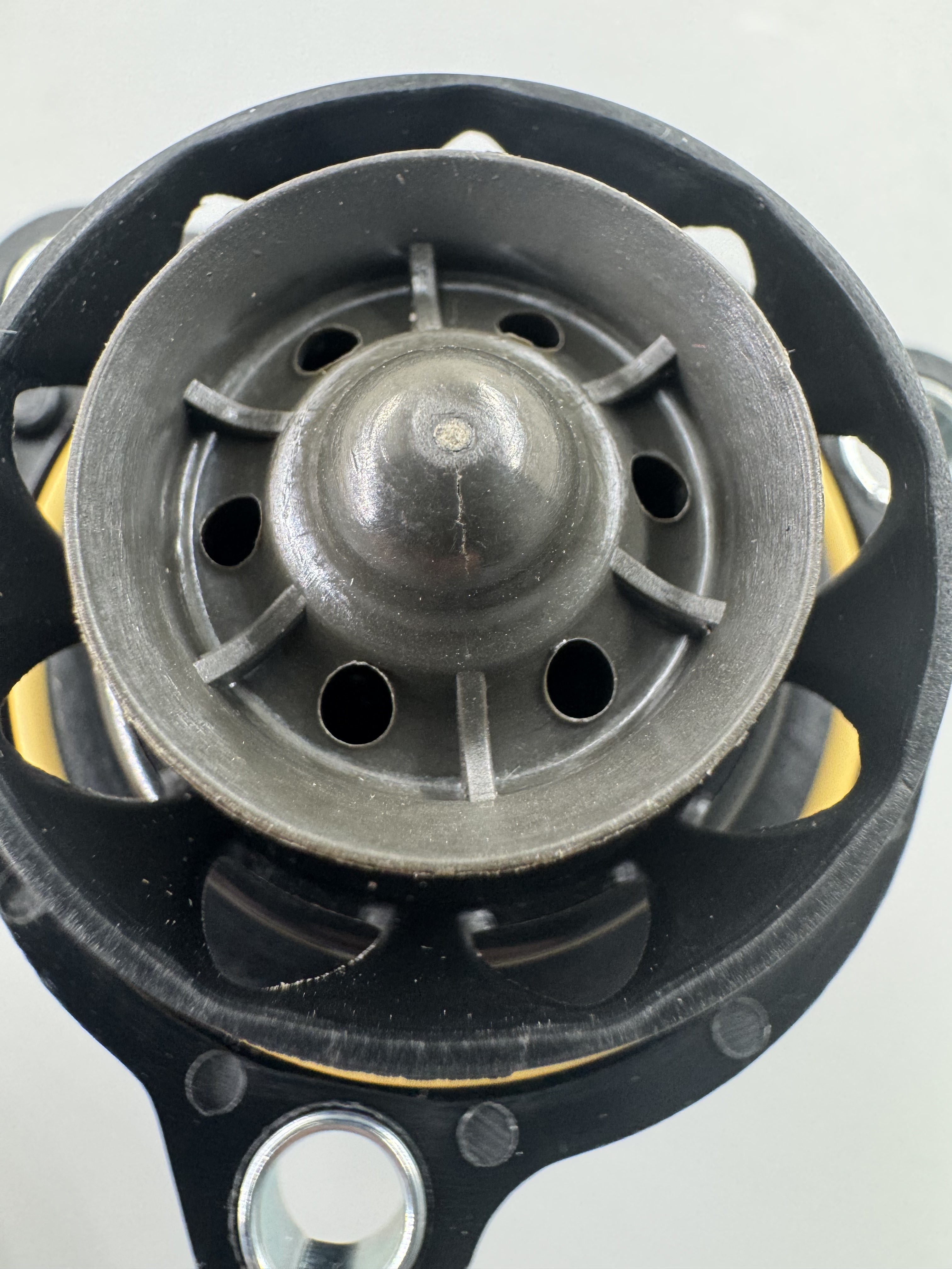High-quality circuit breaker valve 06H145710D for VW Audi